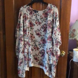 Flowery shoulder cover